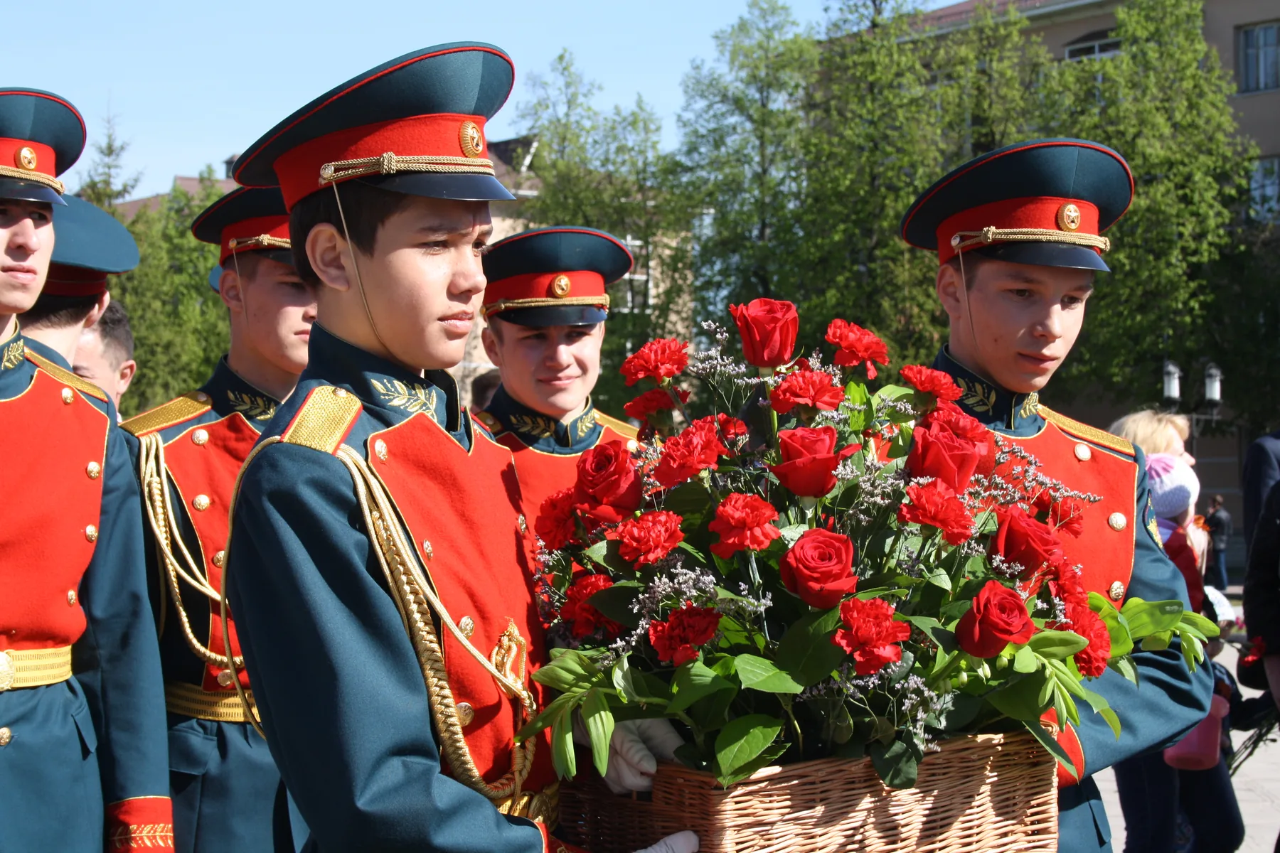 Возложение венков к Вечному огню